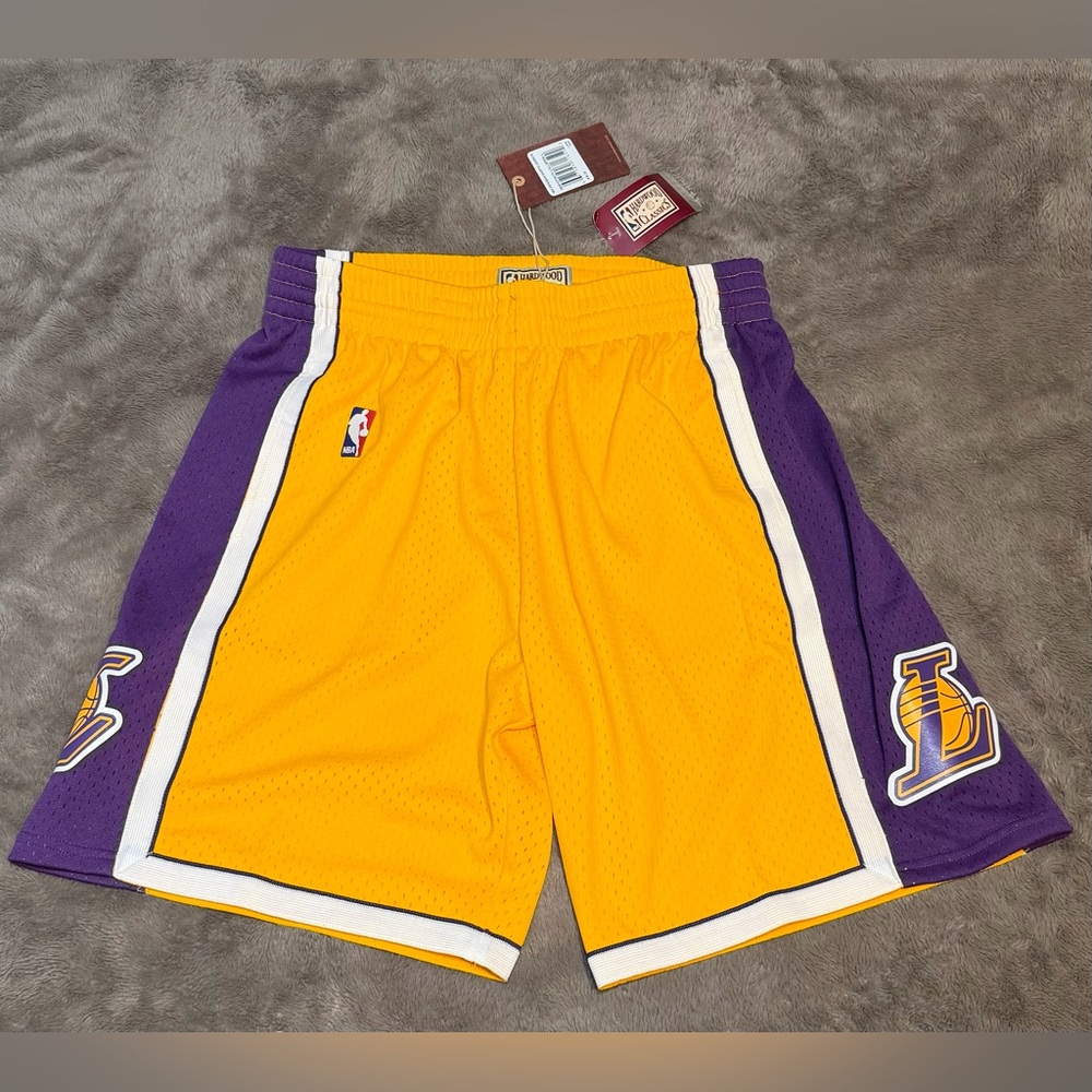 NWT - Mitchell & Ness Men’s LA Lakers 2009/10 NBA Shorts, Sizes - S & M